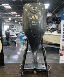 Yamaha 300hp DEC Outboard | F300UCB | Scratch & Dent | 6119